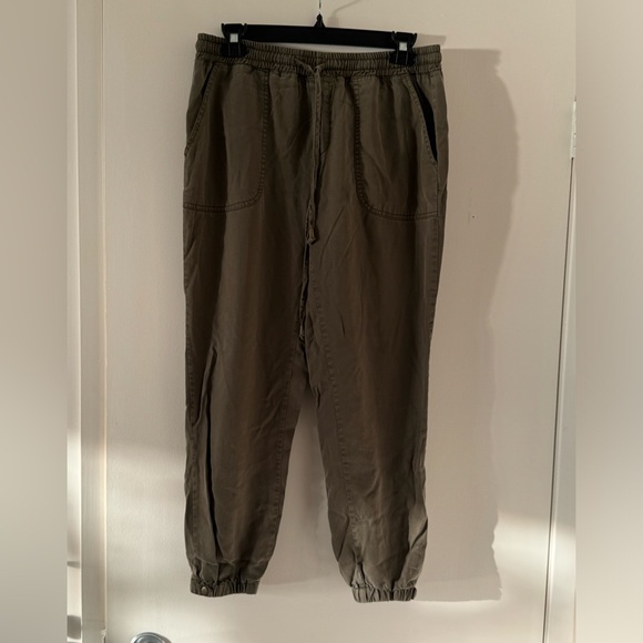 Tread & Supply army green light jogger - Picture 4 of 6